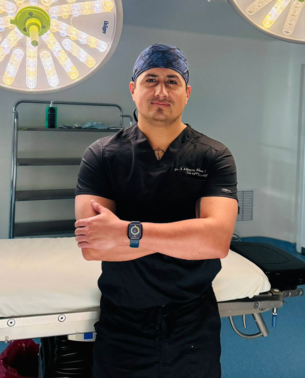 Dr. Alberto Álvarez - Cirujano Pediatra